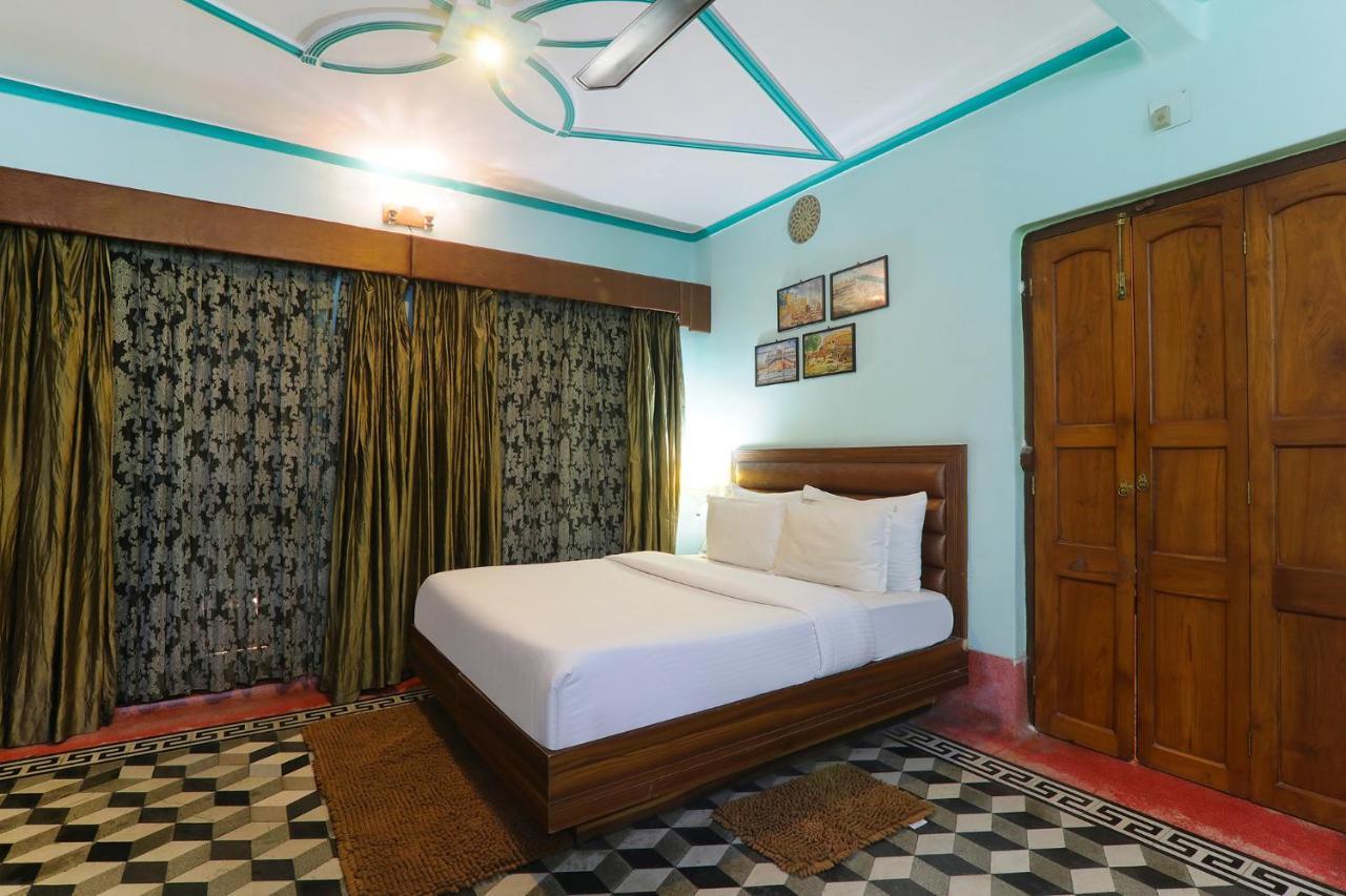 Fabhotel East View Varanasi Exteriör bild
