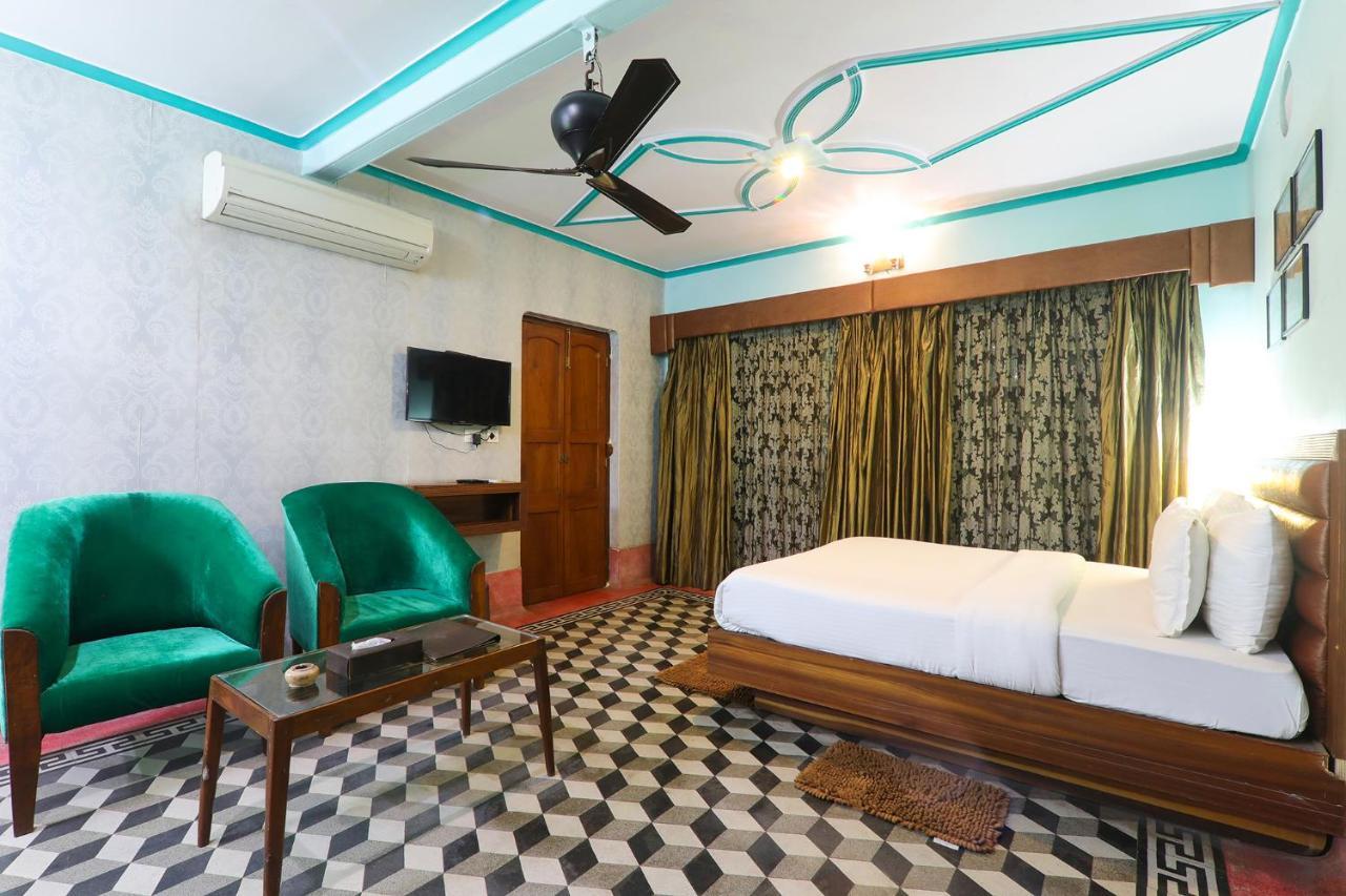 Fabhotel East View Varanasi Exteriör bild