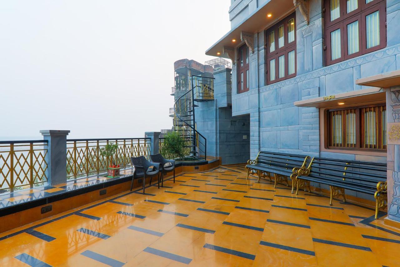 Fabhotel East View Varanasi Exteriör bild