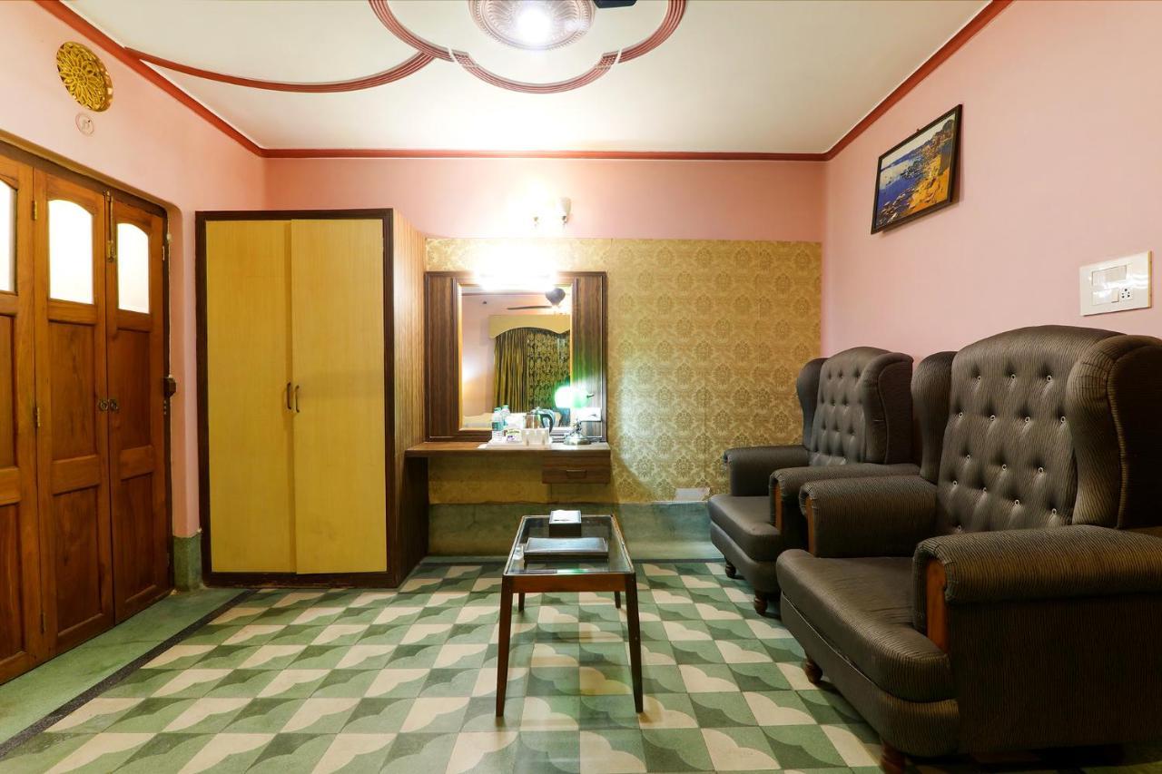 Fabhotel East View Varanasi Exteriör bild
