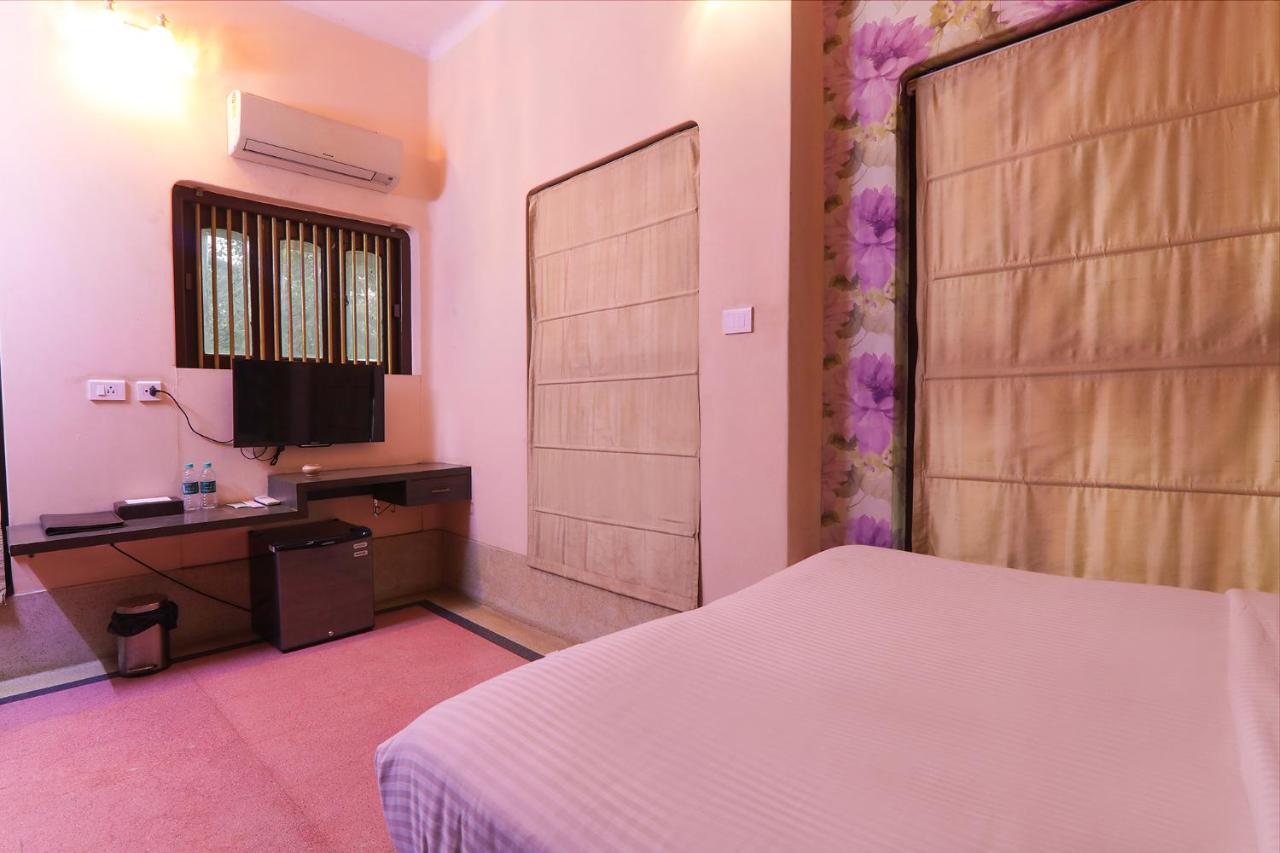 Fabhotel East View Varanasi Exteriör bild